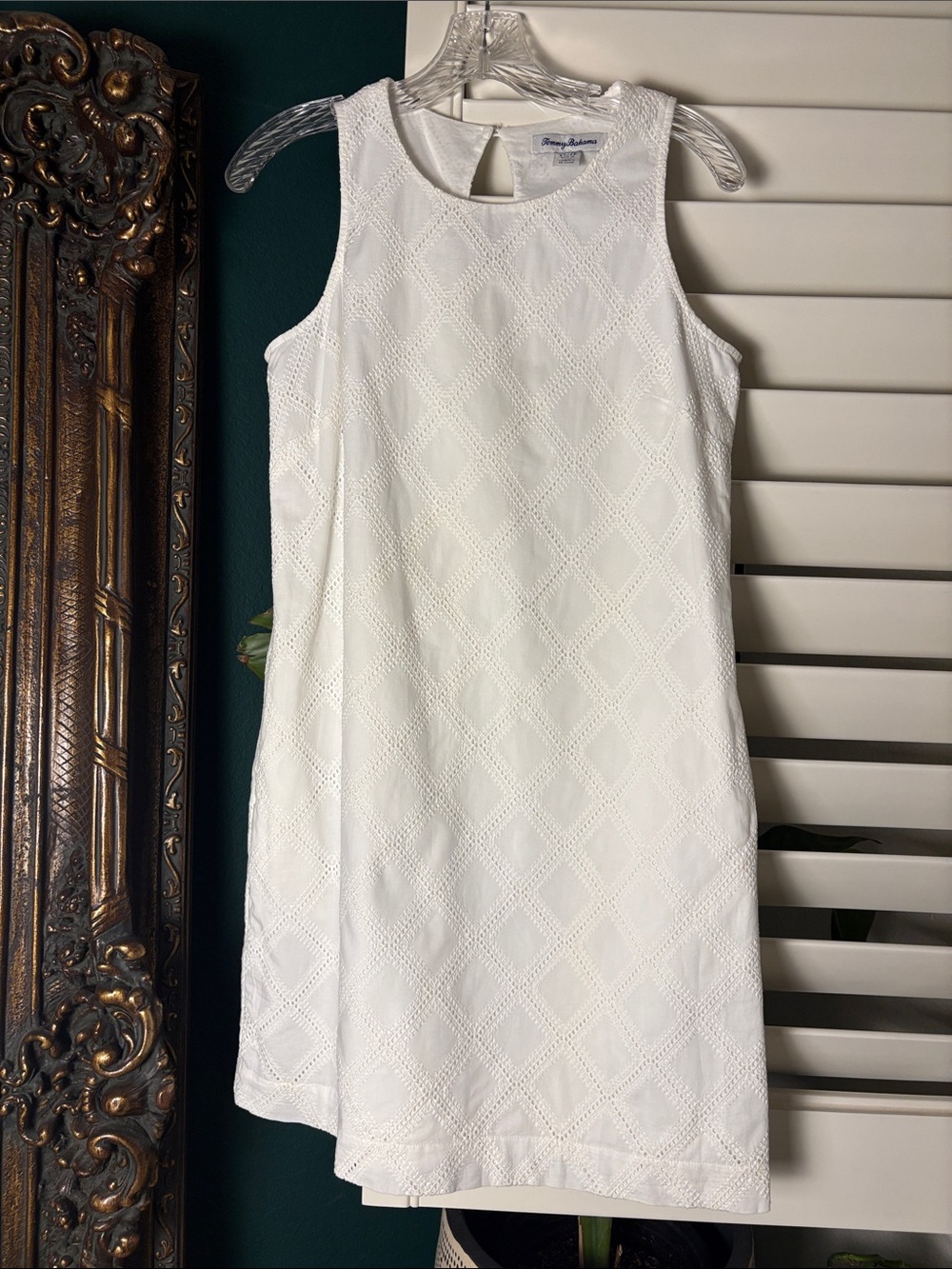 Tommy Bahama White Diamond Eyelet Shift Dress, size XS